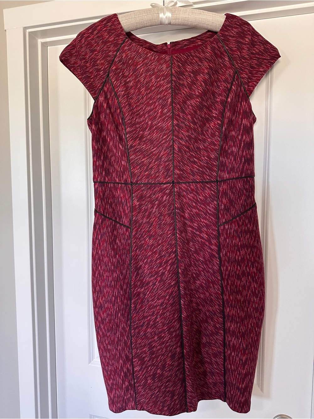 Laundry By Shelli Segal Cap-Sleeve Sheath Dress